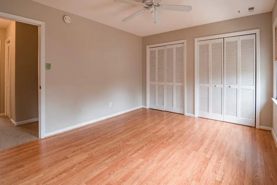 How to Choose the Perfect Hardwood Flooring for Your Living Room